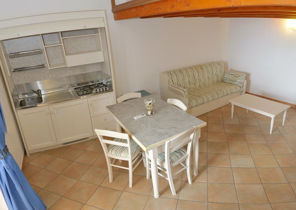 Solemar Hotel Leni Habitación foto
